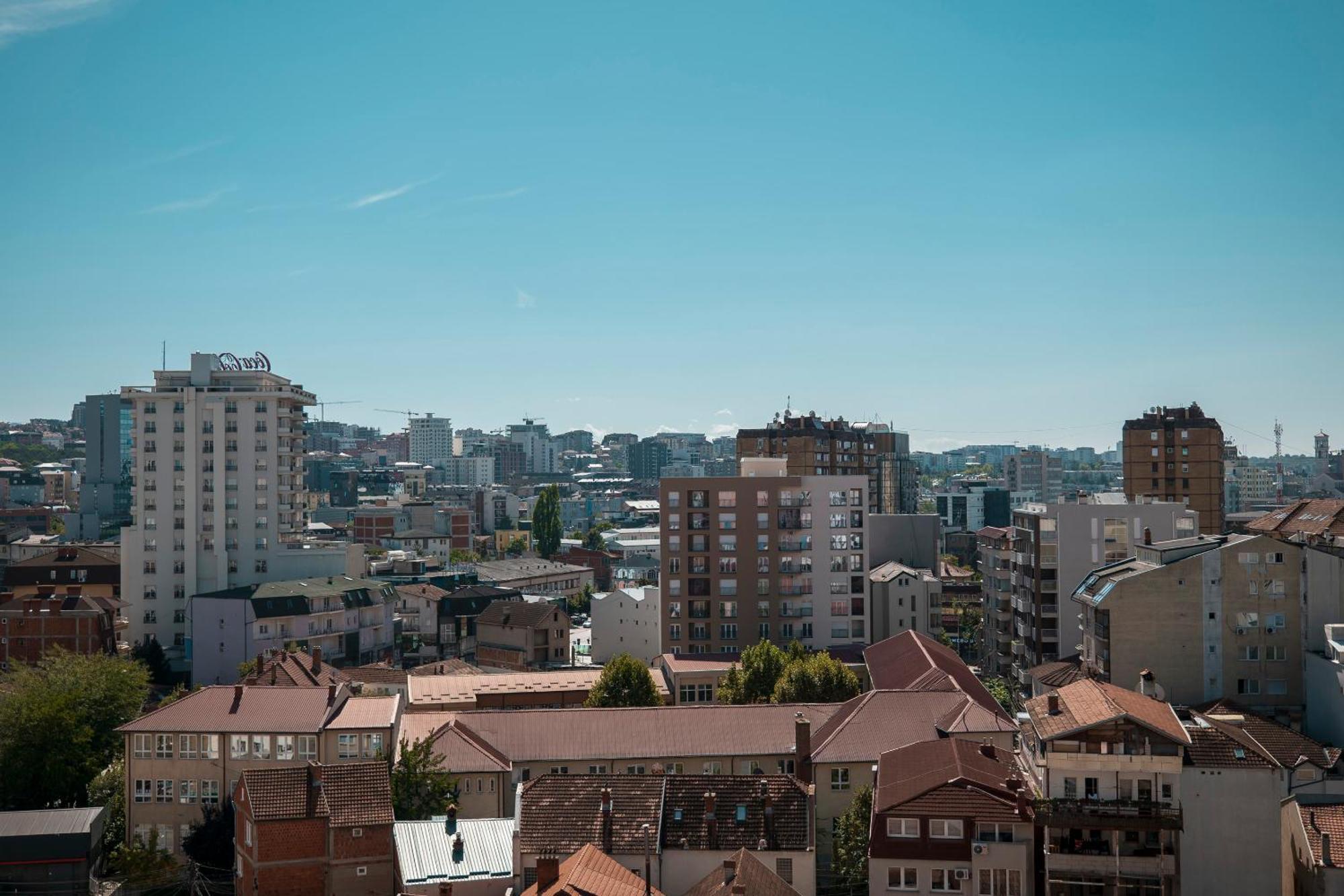 Lux Apartments Pristina Esterno foto