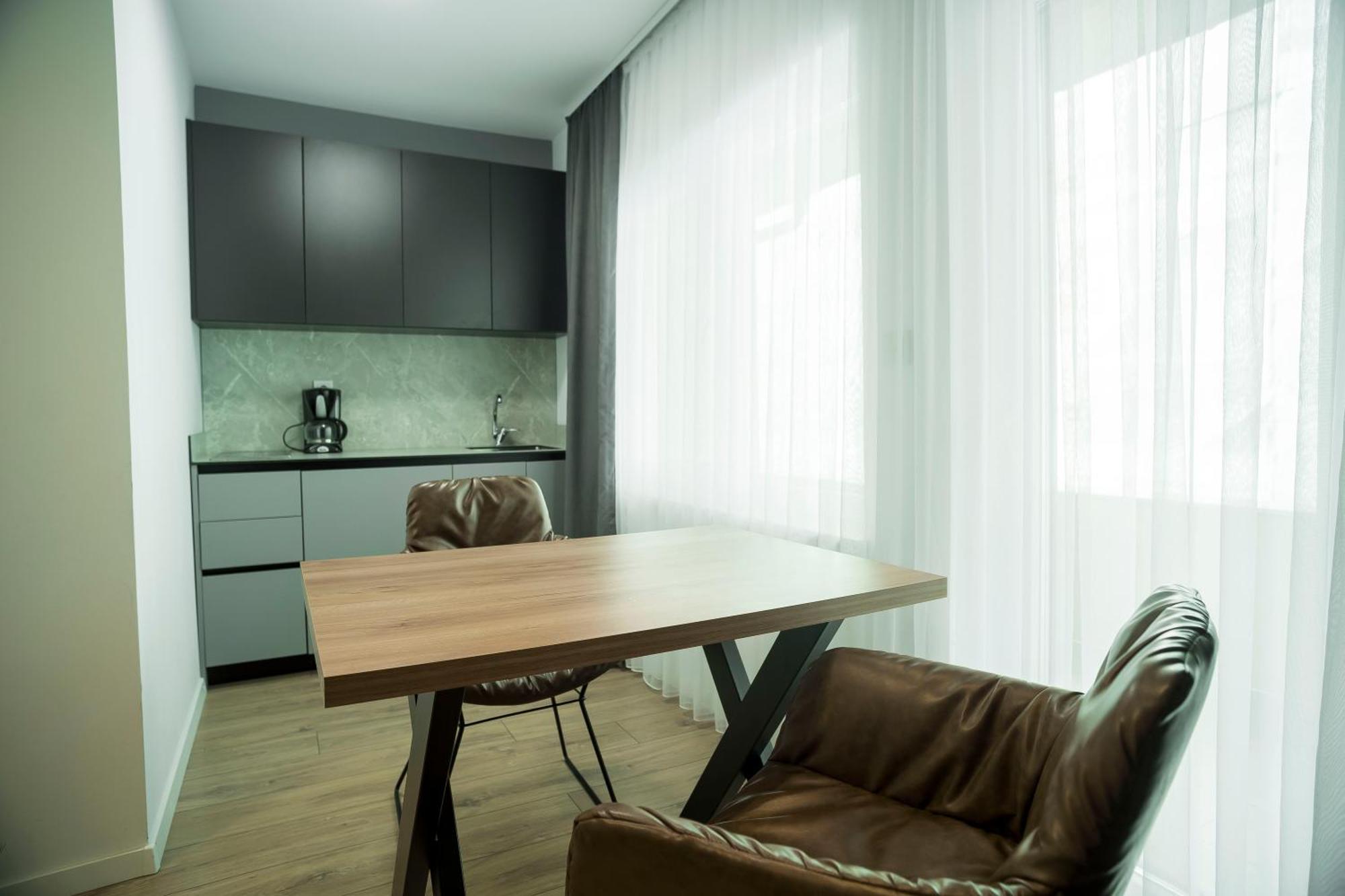 Lux Apartments Pristina Esterno foto